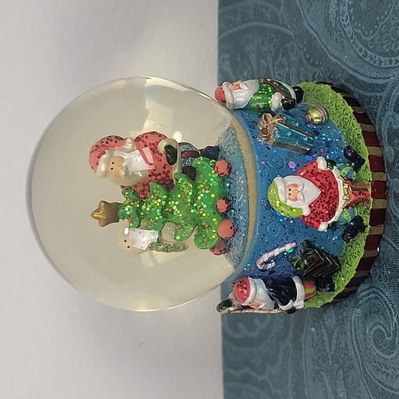 Santa Snowglobe Music "Here Comes Santa Claus" Christmas Folk Art - Picture 1 of 11